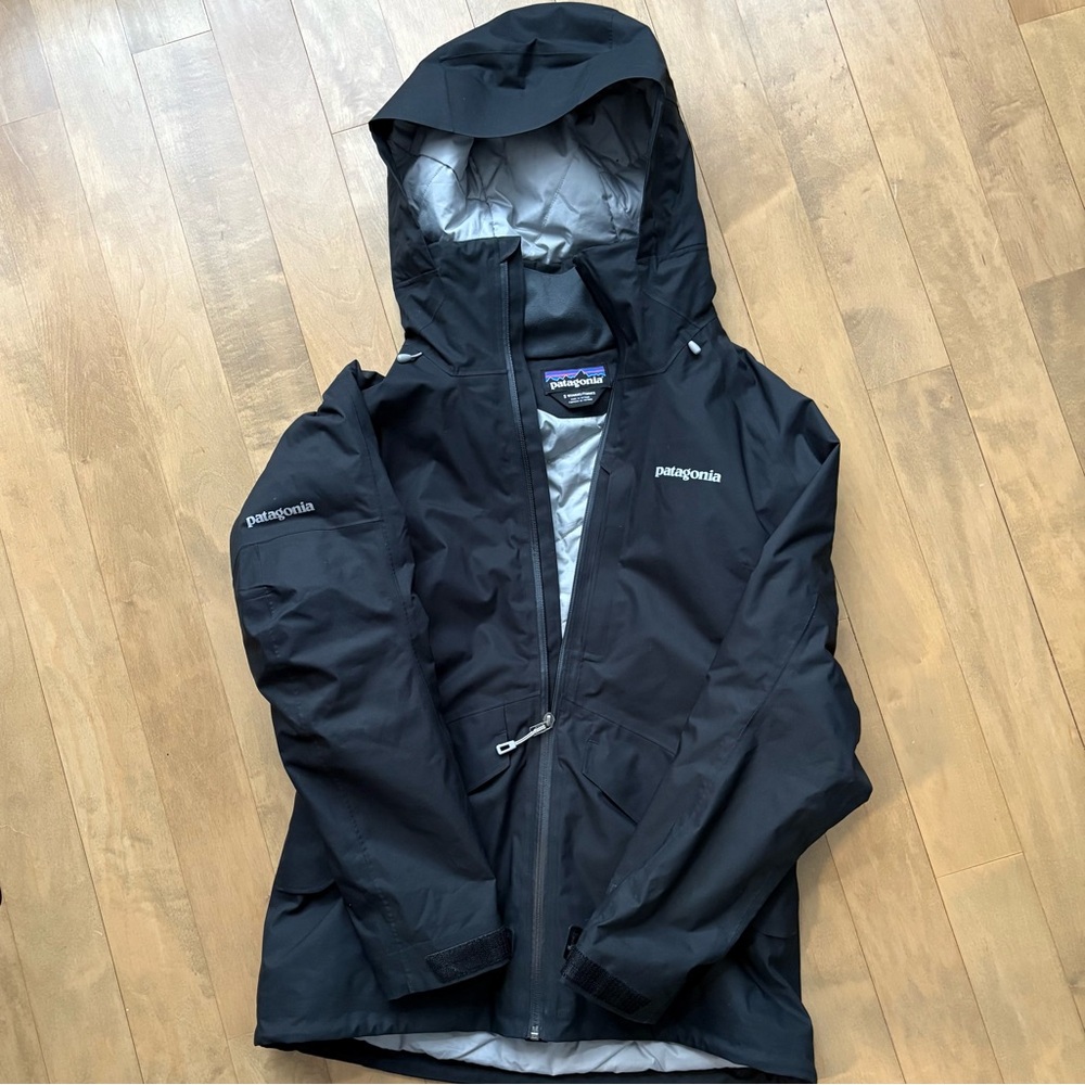 Patagonia Black Insulated Ski Jacket